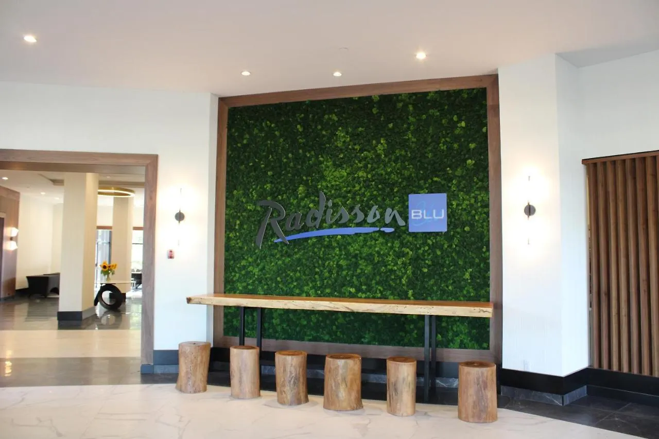 Radisson Blu Vancouver Airport Hotel & Marina Ричмонд