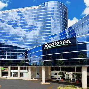 Radisson Vancouver Airport ריצ'מונד