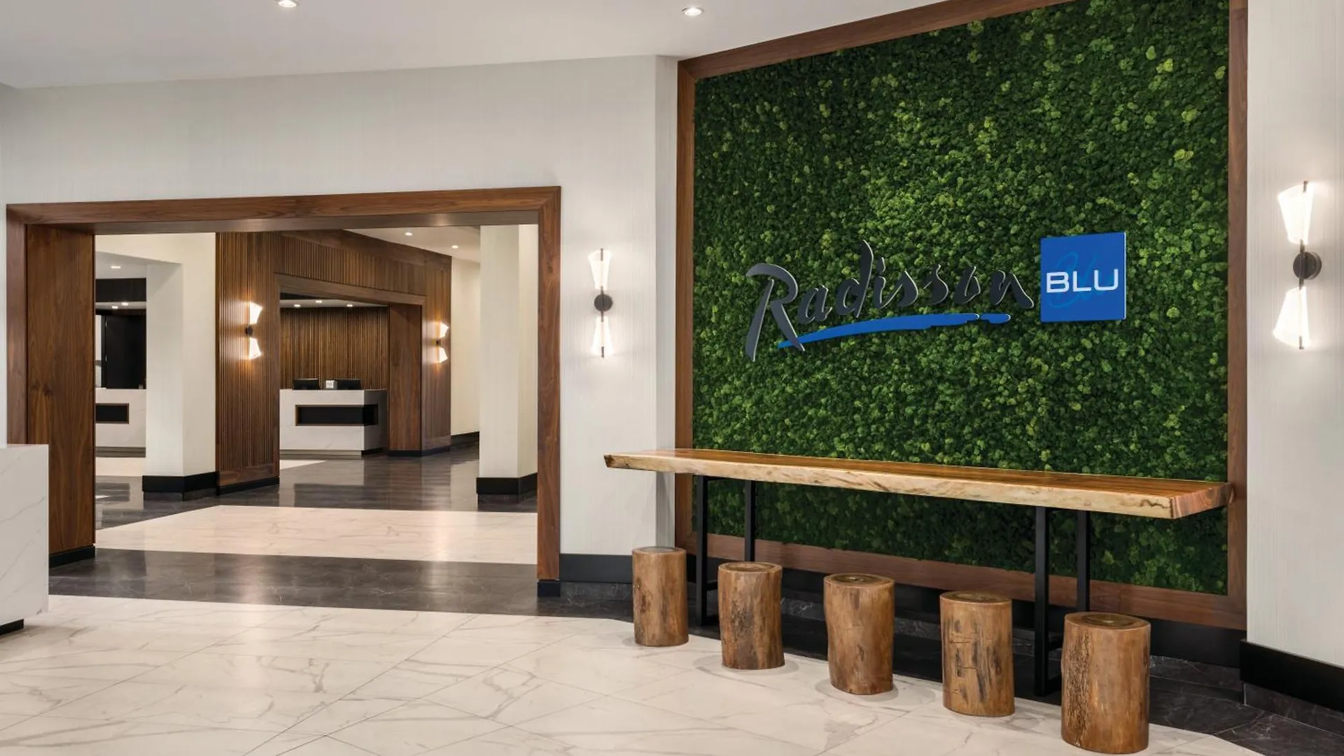 ריצ'מונד Radisson Blu Vancouver Airport Hotel & Marina 4*,