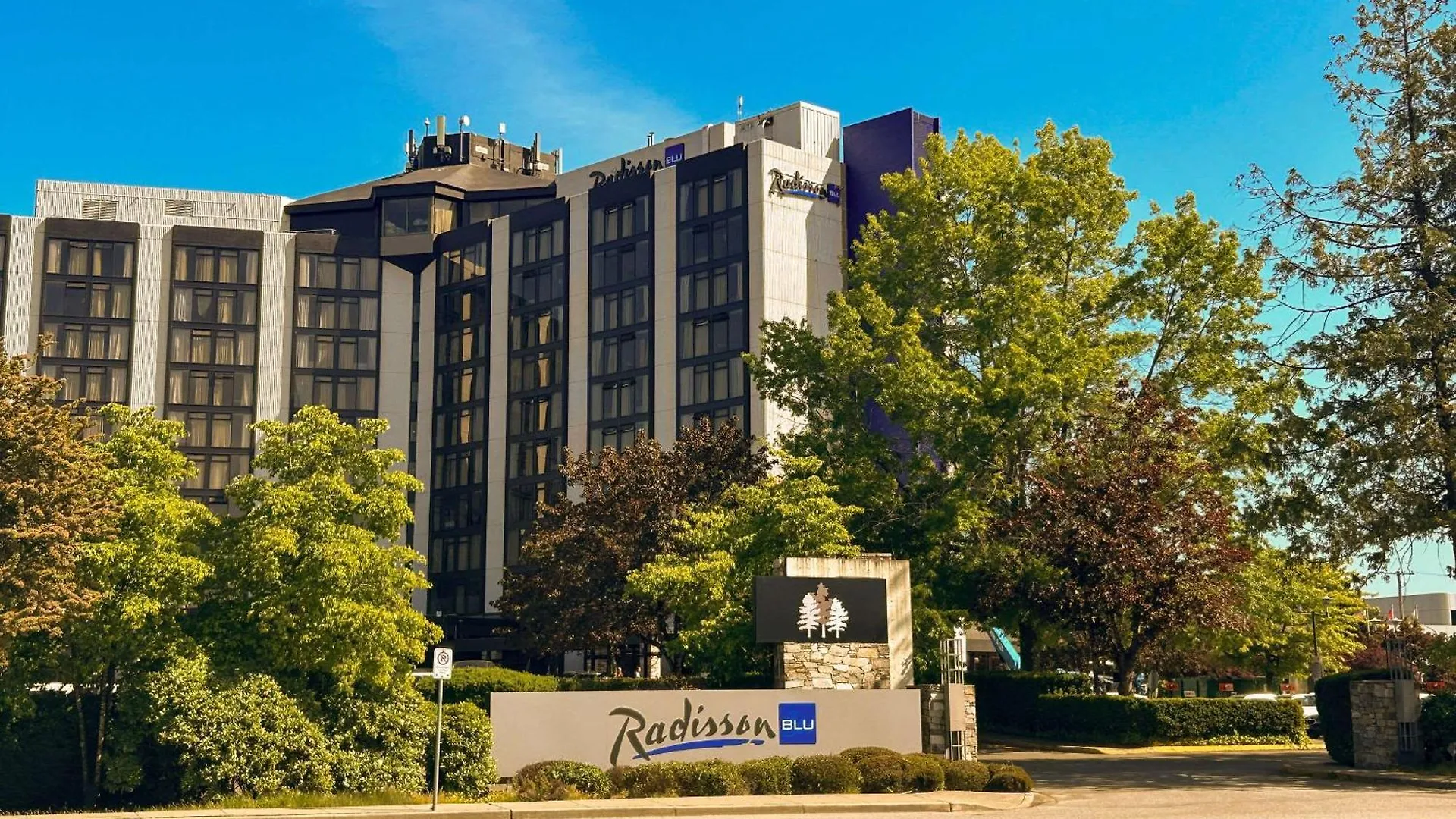 ריצ'מונד Radisson Blu Vancouver Airport Hotel & Marina 4*,  קנדה